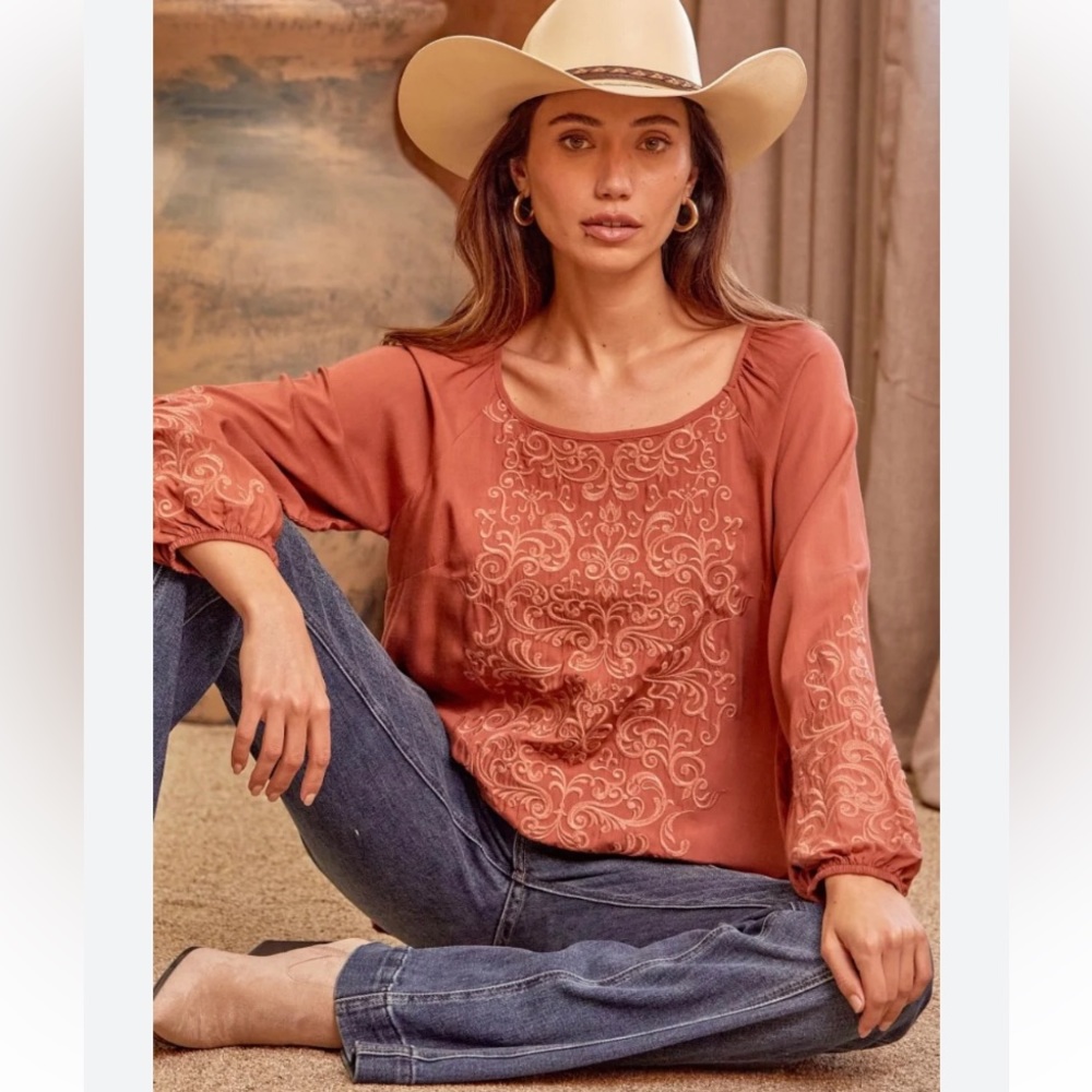 Savannah Jane fancy threads top in clay. Never worn. Retail 99
